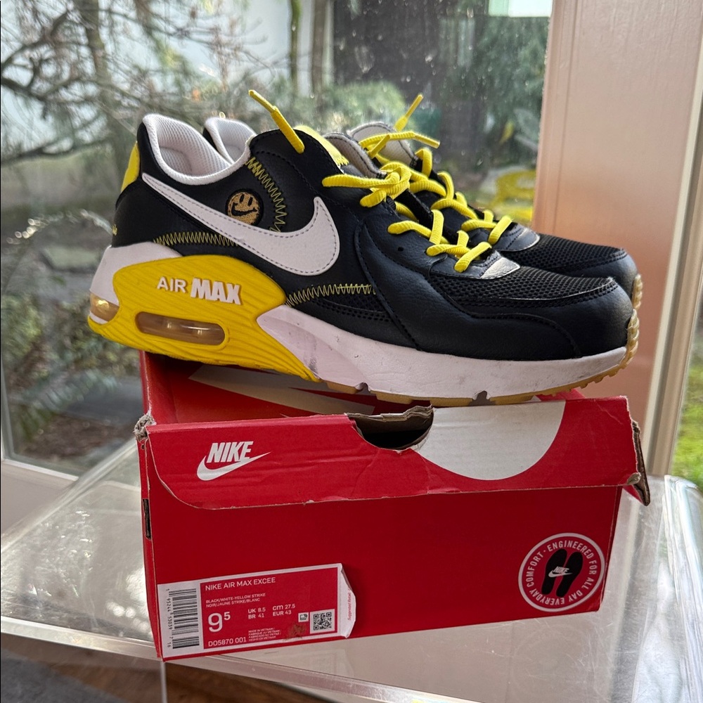 Nike Air Max mens Shoes - Black and Yellow
